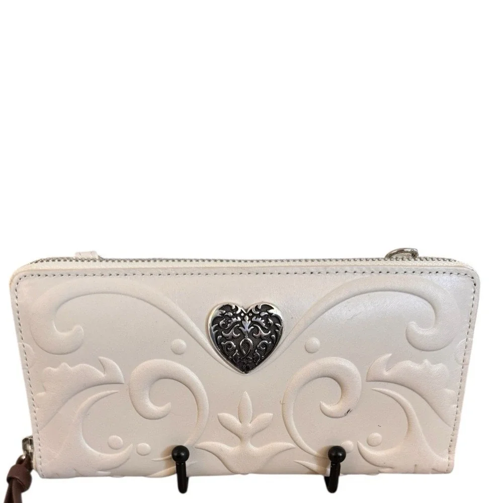 Brighton Ferrara White Leather Zip Around Organizer Wallet Crossbody Heart Logo - Picture 1 of 9